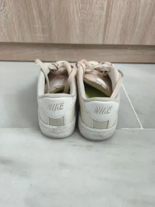 Tenis Nike Beige