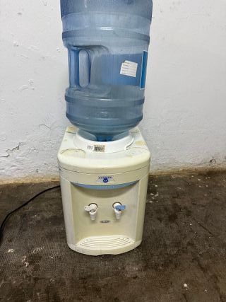 Dispensador de agua con botellón
