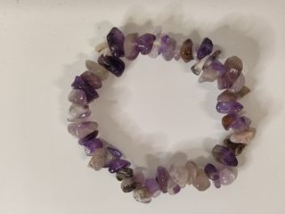 Pulsera con fragmentos de Amatista o Cuarzo Rosa