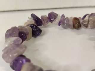 Pulsera con fragmentos de Amatista o Cuarzo Rosa