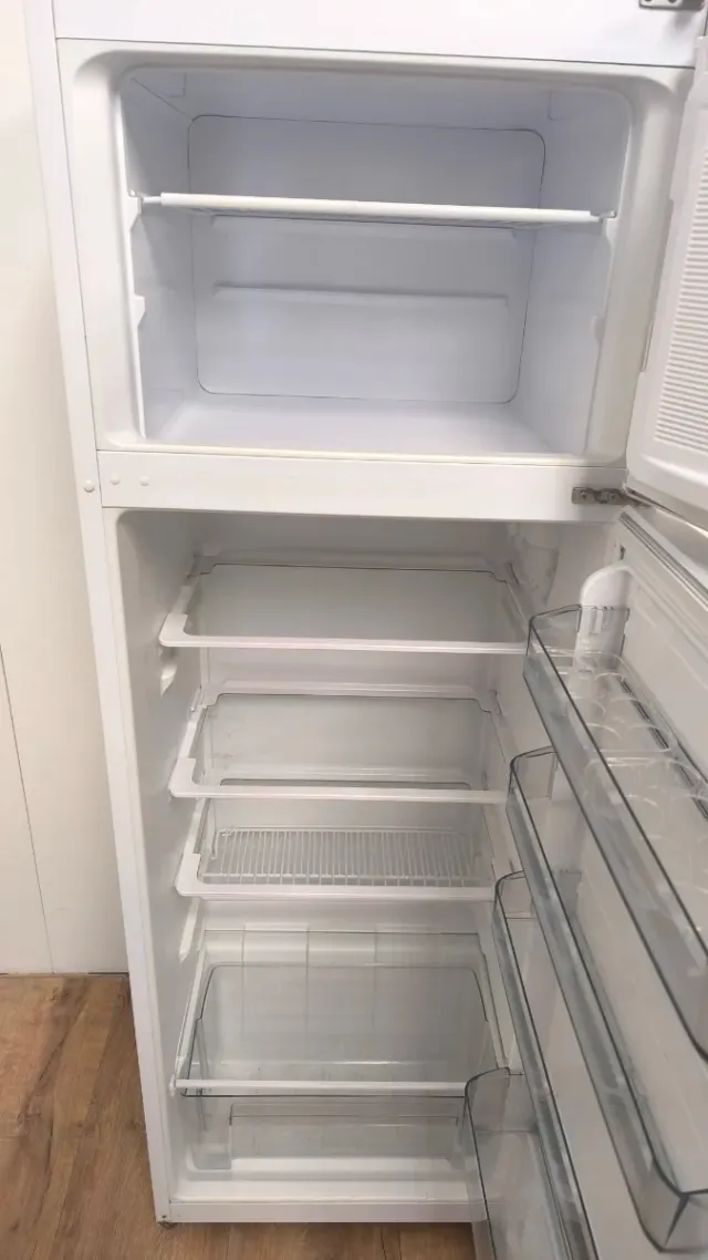 NEVERA FRIGORÍFICO EN BUEN ESTADO