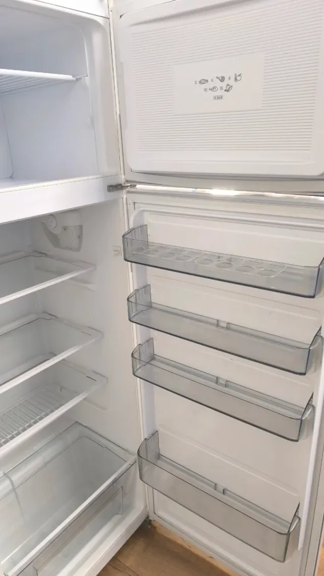 NEVERA FRIGORÍFICO EN BUEN ESTADO