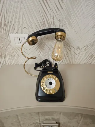 Lampada design telefono vintage