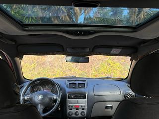 Alfa Romeo 147 2005 ITV recien pasada pegatina B🟡