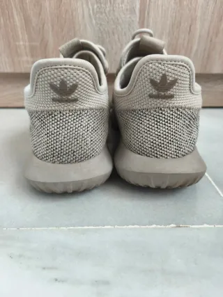 Tenis Adidas Beige/Gris