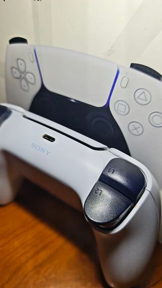 CON CAJA / Mando PS5 DualSense Blanco