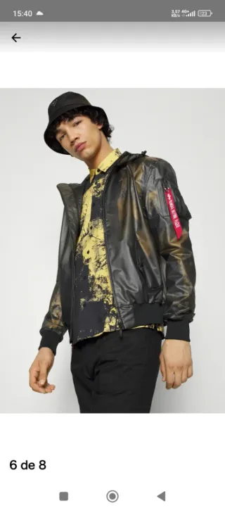 Chaqueta Alpha Industries Negra y Dorada