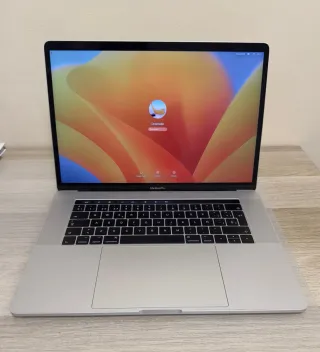 MacBook Pro 15.4 Touch Bar. Gris Plata
