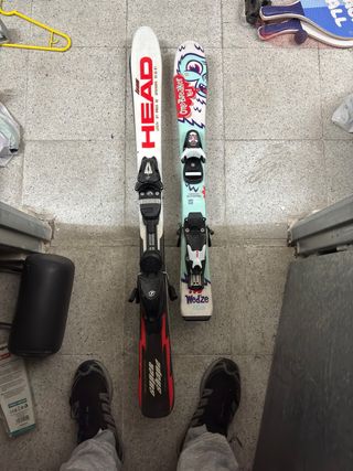 2 pares de esquís infantiles HEAD y Wedze