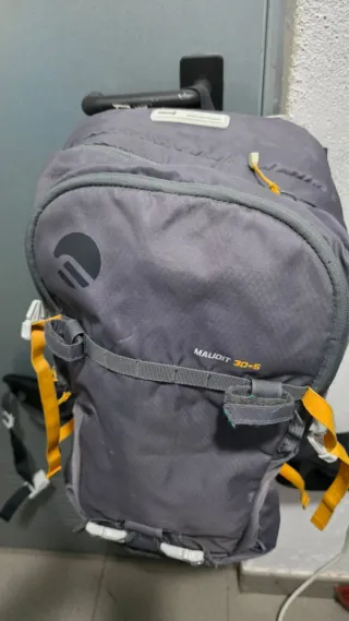 Mochila Maudit 30+5 Gris