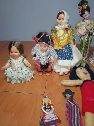 Lote de muñecas antiguas