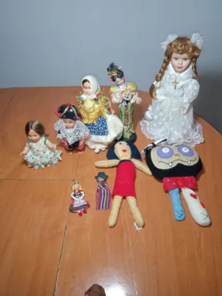 Lote de muñecas antiguas