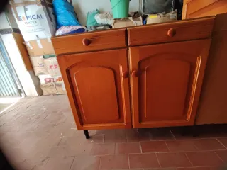 Mueble de cocina angular madera y cristal