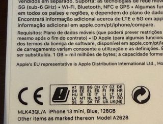 iPhone 13 mini azul con funda