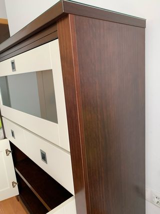 Aparador madera y cristal