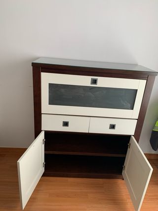 Aparador madera y cristal