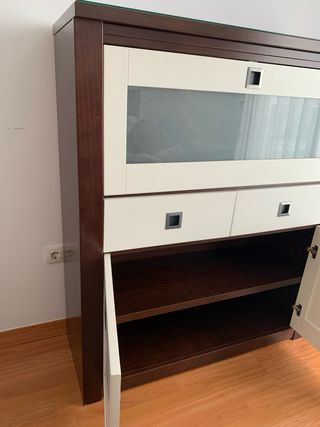 Aparador madera y cristal