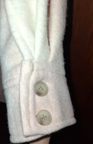 Abrigo/Sobrecamisa rosa y blanca calentita