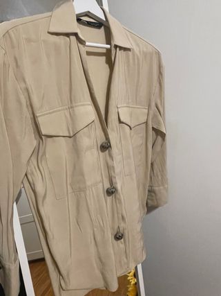 Camisa botones nacarados Zara