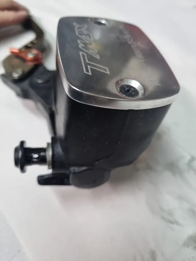 Tmax 530 Bomba Freno Delantero y trasera