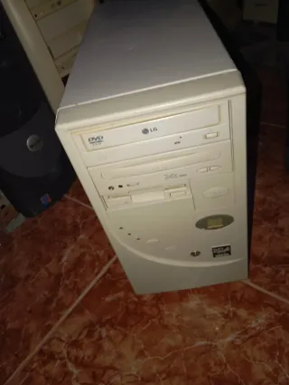 PC Pentium 1 90 MHz + monitor eizo made in JAPÓN