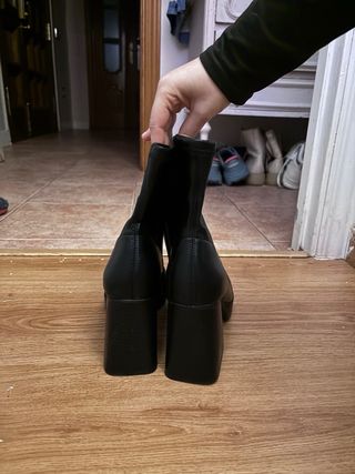 Botas Pull&Bear tacón cuadrado negras