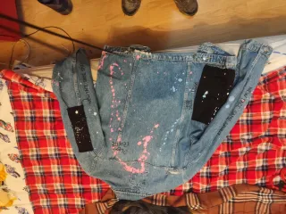 Chaqueta vaquera Zara pintada