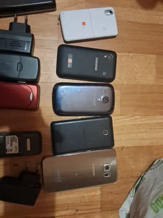 Lote de teléfonos móviles
