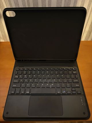 iPad Air 5ª Gen + Funda Teclado, Ratón y Lápiz.