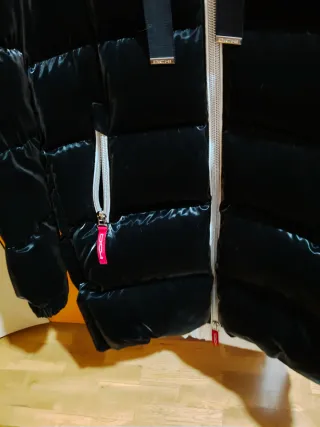 Plumífero Dichi Negro con Capucha