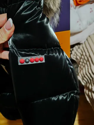 Plumífero Dichi Negro con Capucha