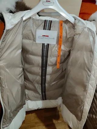 Plumífero Dichi Negro con Capucha