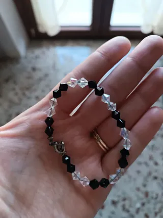 Bracciale con perle nere e trasparenti