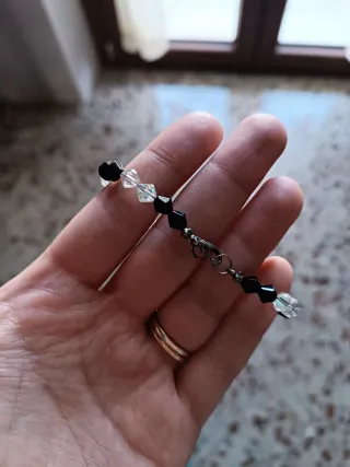 Bracciale con perle nere e trasparenti