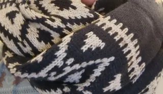 Bufanda circular azul y blanca