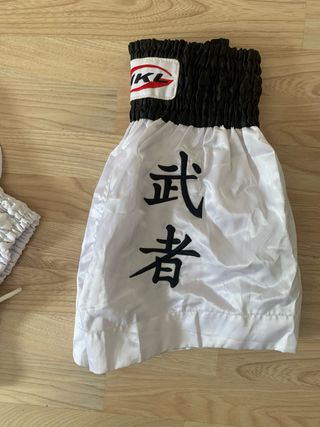 NKL Muay Thai Shorts y Guantes Mujer