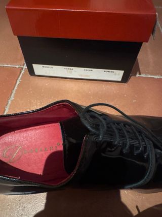 ZAPATOS  NEGROS CHAROL  NUEVOS TALLA 44