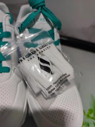 Zapatillas Skechers Blancas y Turquesa