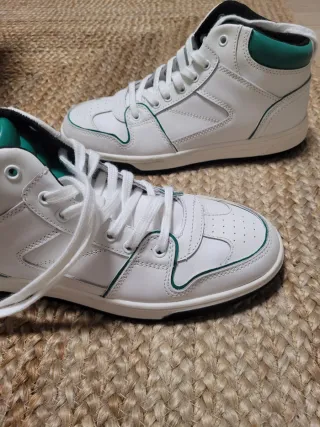 Zapatillas altas blancas y verdes