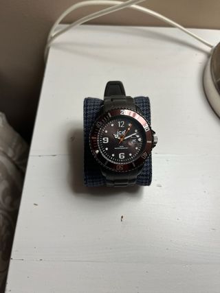 Reloj Ice-Watch Negro y Rojo