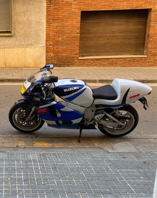 Suzuki GSX-R srad