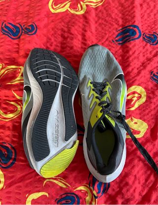 Sapatilhas de Corrida Nike Cinza/Verde Tamanho 40