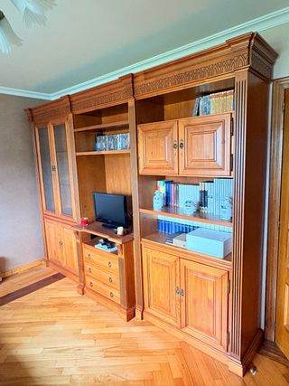 Mobili in legno massello di pino in vendita urgente