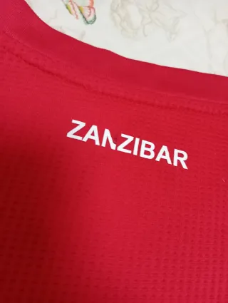 Camiseta de fútbol Zanzibar roja