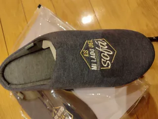 Zapatillas Mr Wonderful Talla 44-46. Gris oscuro