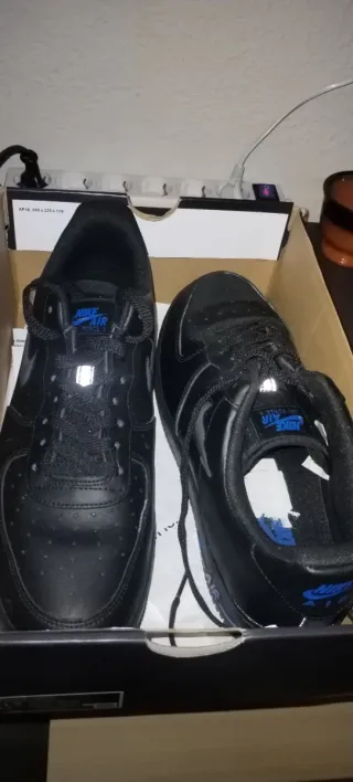 Nike Air Force 1 Negras Plata