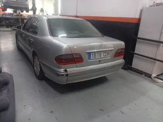 Mercedes-Benz Clase E 2000