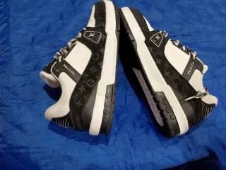 Zapatillas Louis Vuitton Blancas y Negras