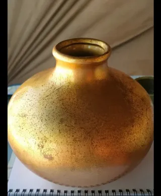 Lote Jarrón y centro de mesa dorado y rojo