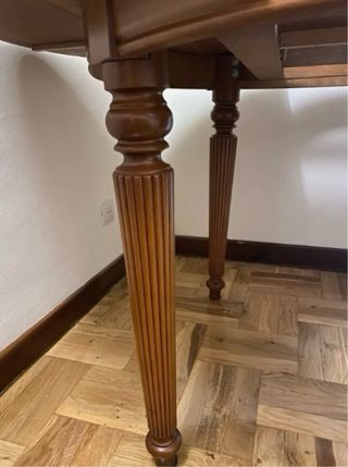 Mesa redonda extensible de madera maciza